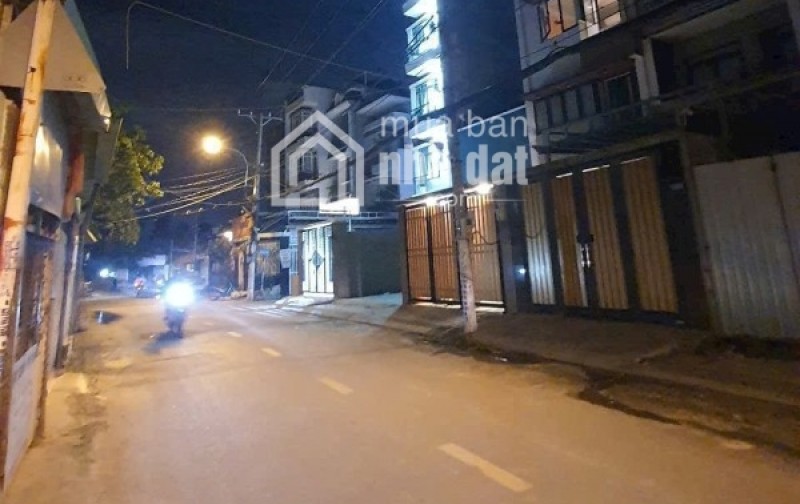 Bán nhà góc 2 mặt tiền đường 11 trường thọ thủ đức TPHCM.Lh 0909428959.