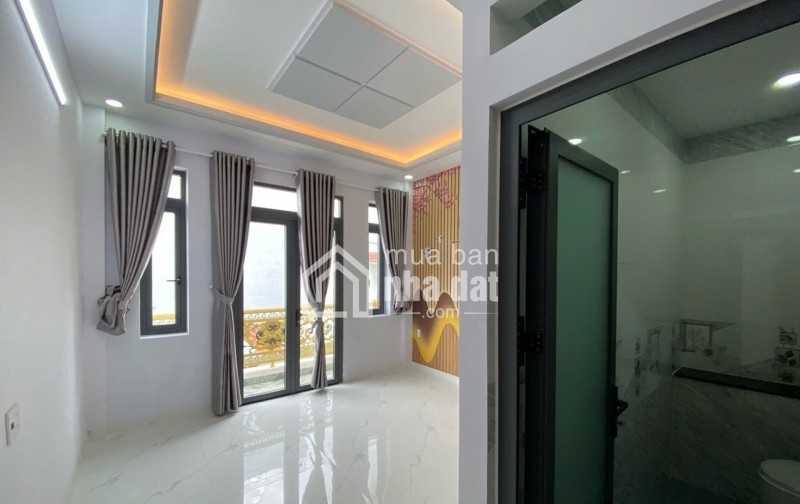 BÁN NHÀ LÊ VĂN QUỚI NGÃ TƯ 4 XÃ , 4X14m 5 TẦNG , NHÀ XÂY MỚI SHR 8TY3TL