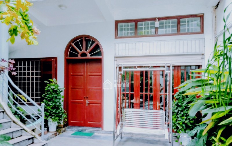 Biệt thự 133m2 phố Hoàng Văn Thái, 2 mặt thoáng, view hồ Đầm Hồng