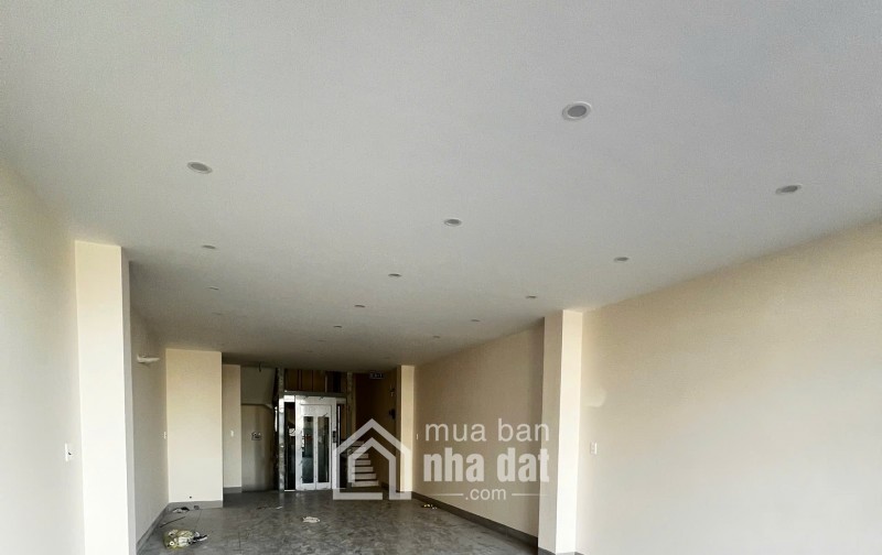 CHO THUÊ NHÀ 5 TẦNG MỚI 100% - CÓ THANG MÁY - MẶT TIỀN ĐƯỜNG NGUYỄN VĂN CỪ CẦN THƠ